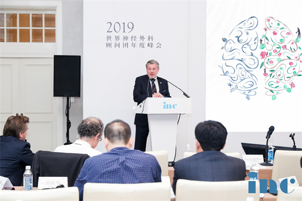 30年1000+臺(tái)腦干腫瘤手術(shù)，心、技、體合一，當(dāng)代國(guó)際神經(jīng)外科的手術(shù)“刀俠”